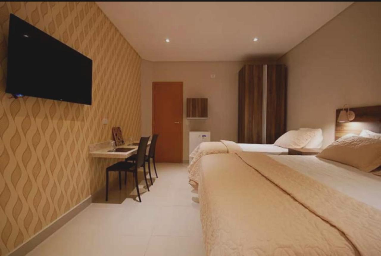 Guess Hotel & Motel グアルーリョス エクステリア 写真